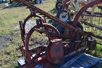  New Holland 451 - Farm Tractors & Equipment