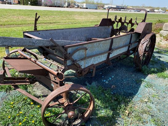  Unknown Manure Spreader - Antique Farm Equipment