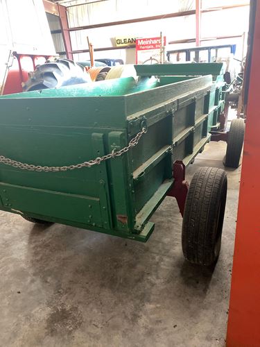  David Bradley 700 Wagon - Farm Tractors & Equipment